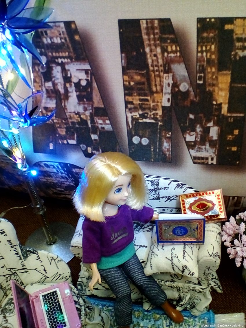 Лурения: из жизни девочек, маленьких и постарше - 4