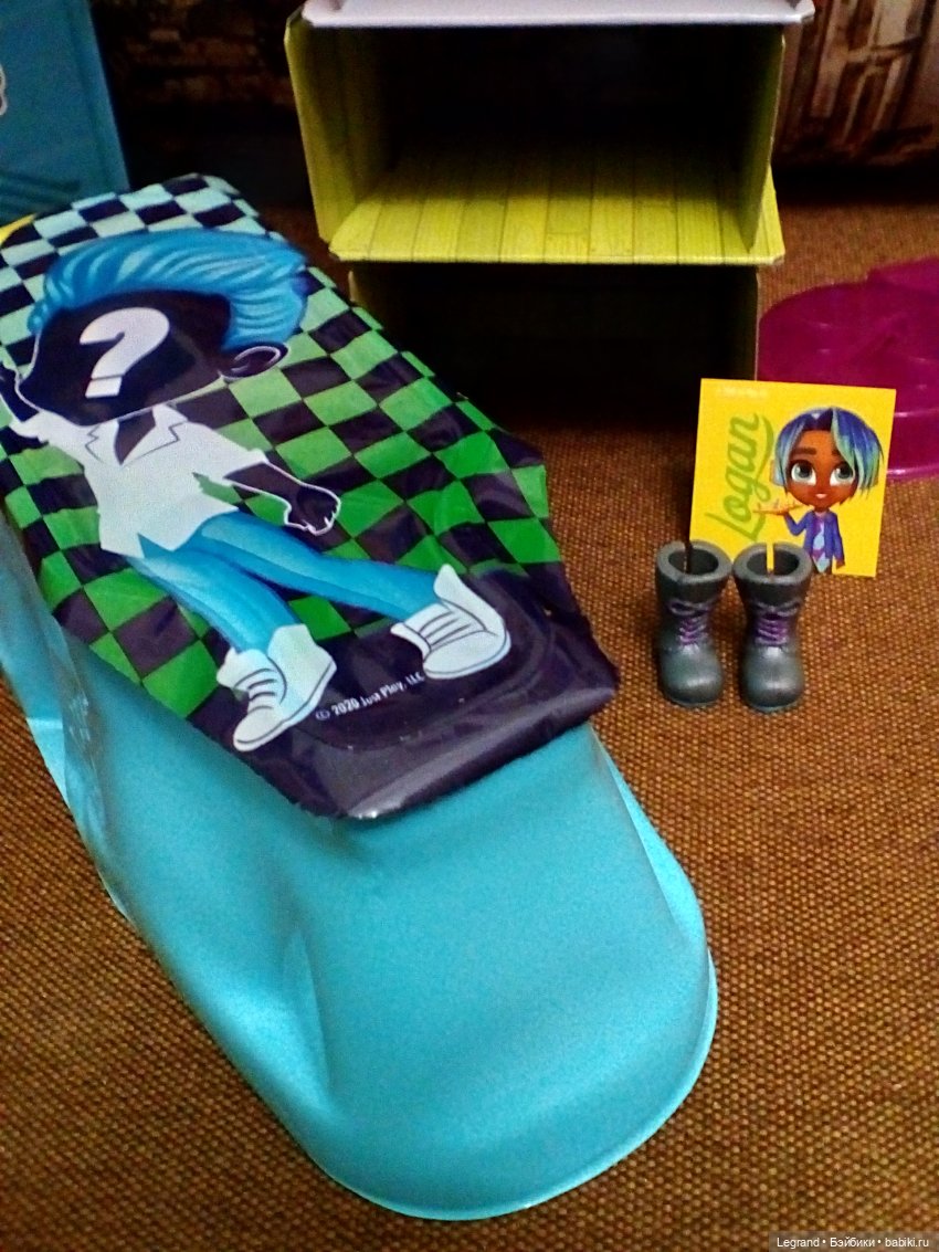 Hairdorables Hairdudeables: распаковка куклы-мальчика