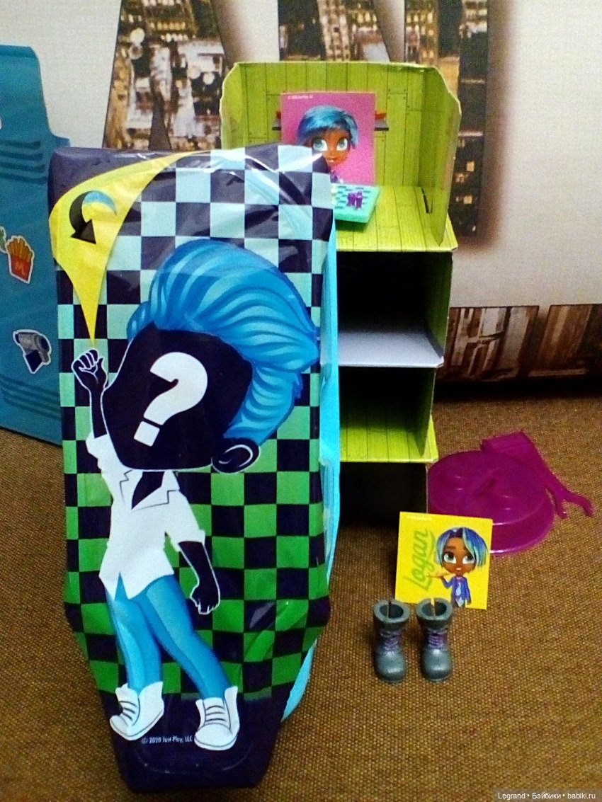 Hairdorables Hairdudeables: распаковка куклы-мальчика