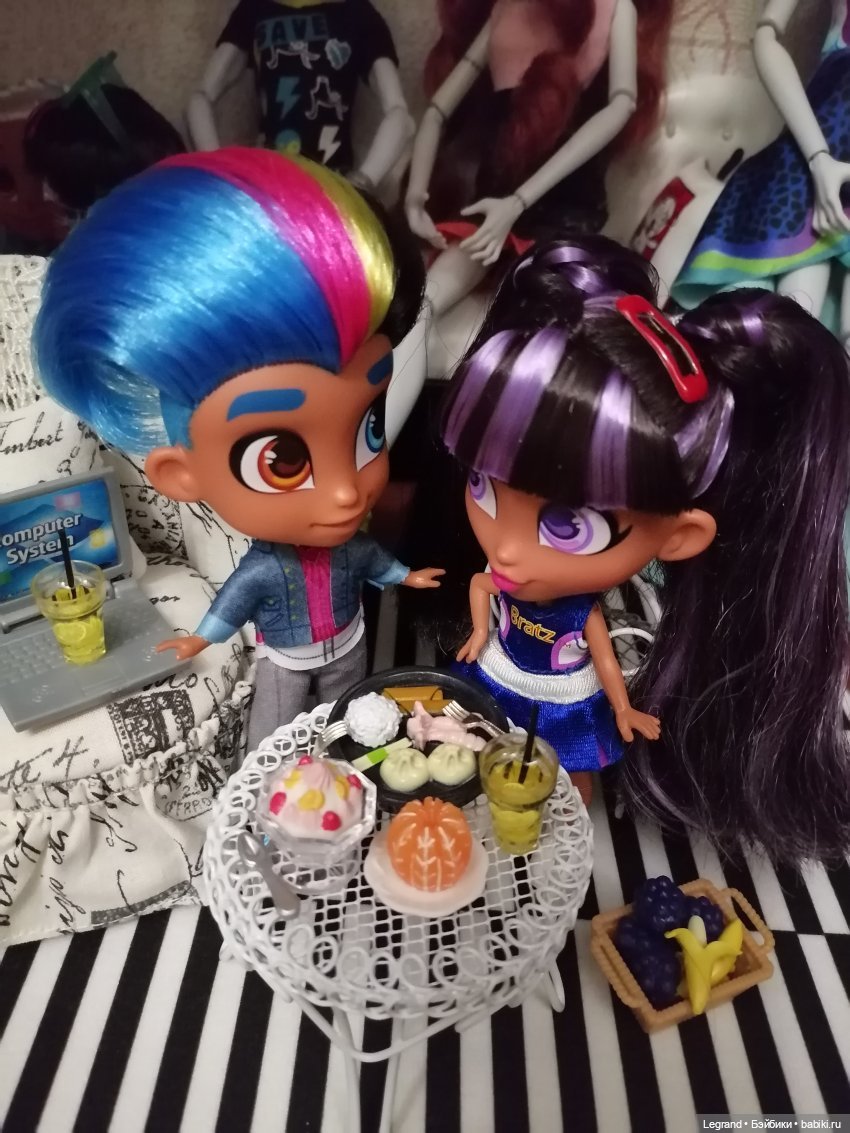 Они сами пишут свои истории: О переселении в Лурению Hairdorables