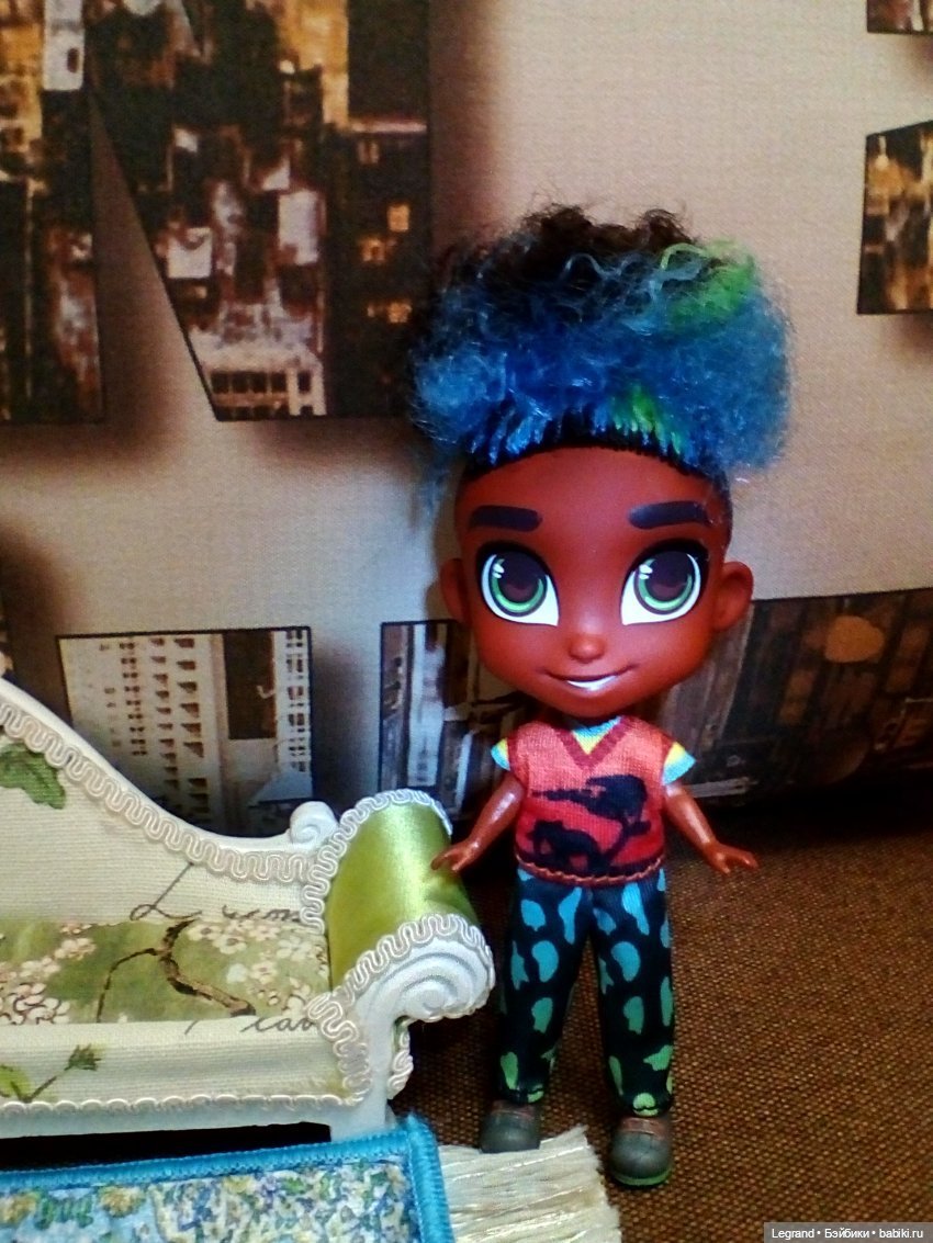 Они сами пишут свои истории: О переселении в Лурению Hairdorables