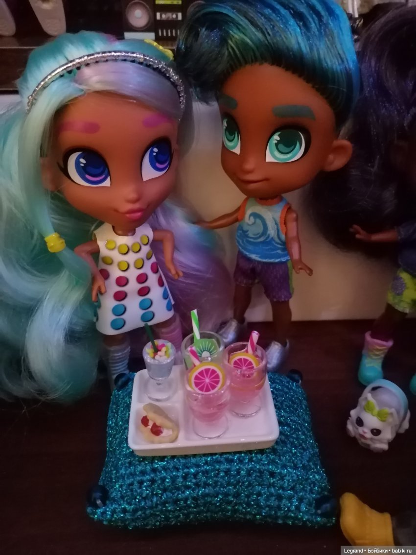 Они сами пишут свои истории: О переселении в Лурению Hairdorables