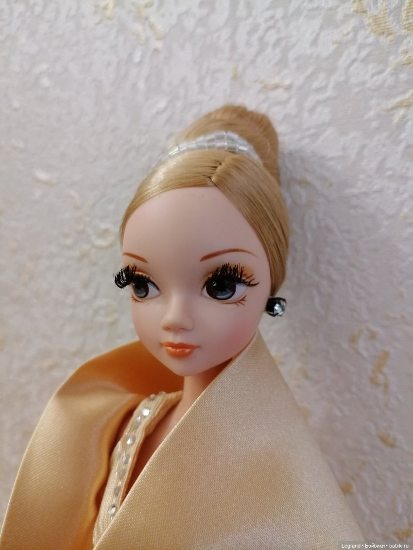 Эта утончённая и неприступная красота