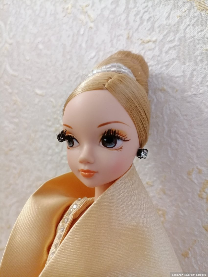 Эта утончённая и неприступная красота