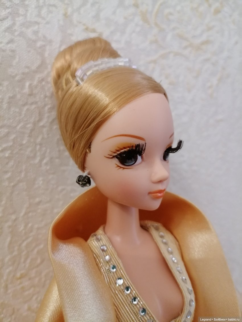 Эта утончённая и неприступная красота