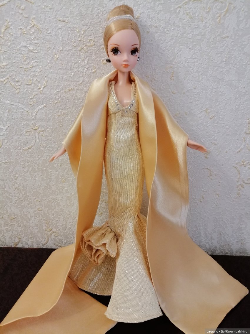 Эта утончённая и неприступная красота