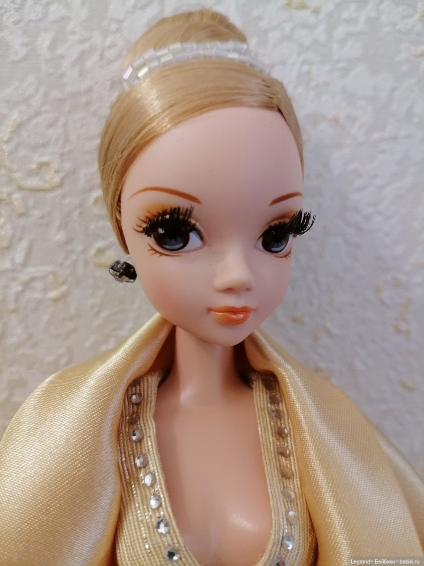 Эта утончённая и неприступная красота