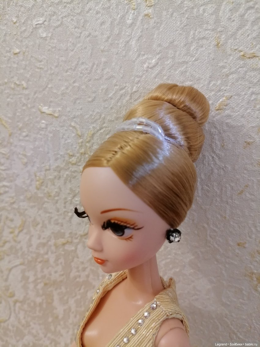 Эта утончённая и неприступная красота