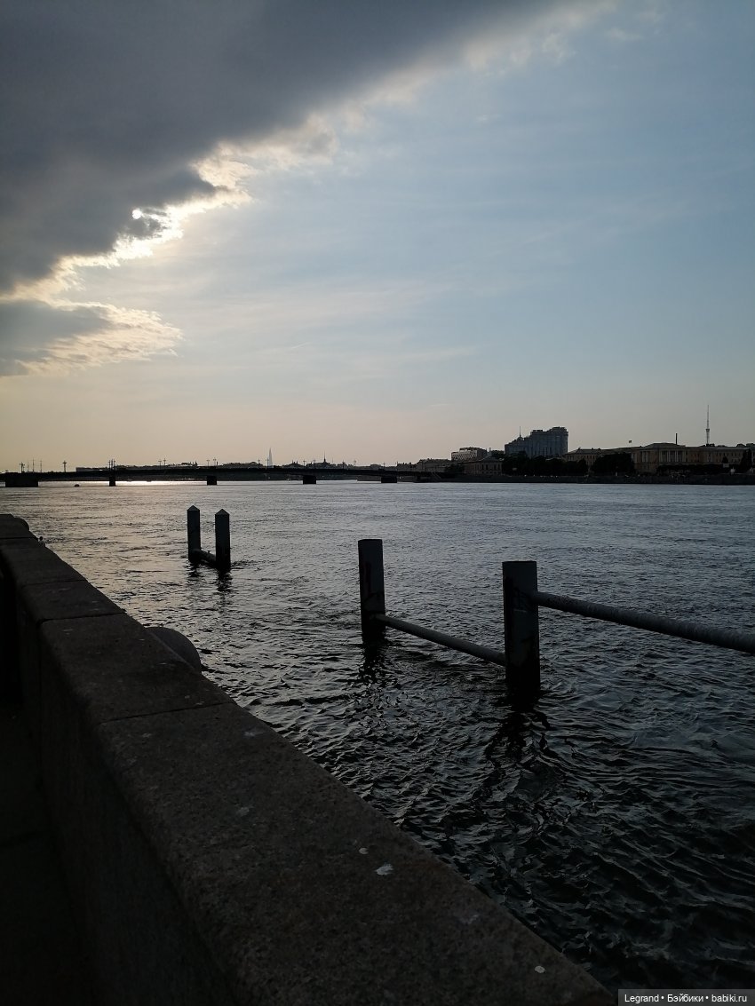Петербург. Прогулка к Неве с Мокко