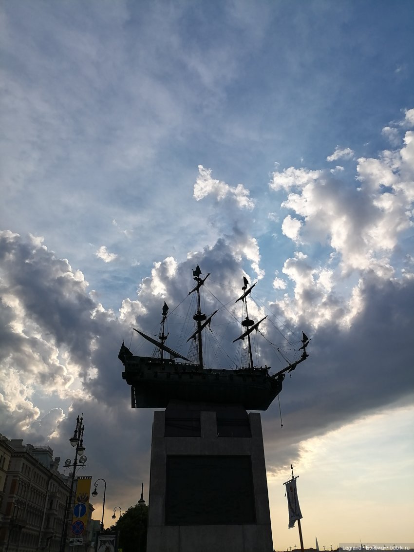 Петербург. Прогулка к Неве с Мокко