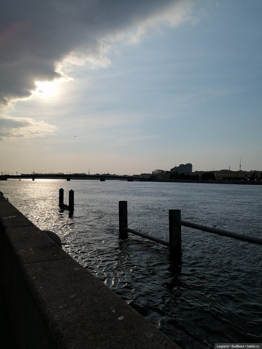 Петербург. Прогулка к Неве с Мокко