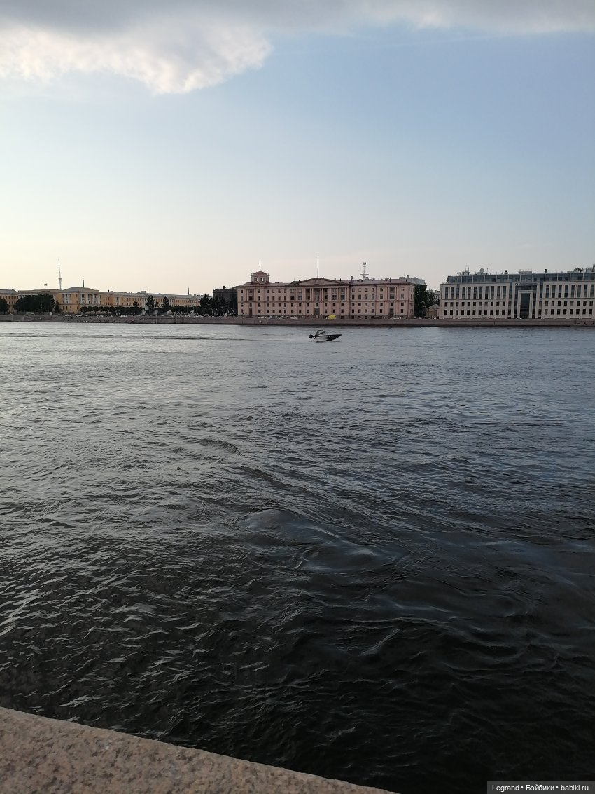 Петербург. Прогулка к Неве с Мокко