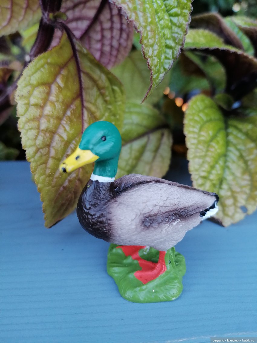 Селезень на прогулке — Интересные игрушки и фигурки (разное): редкие