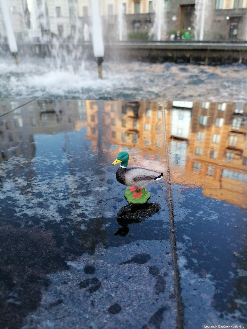 Селезень на прогулке — Интересные игрушки и фигурки (разное): редкие