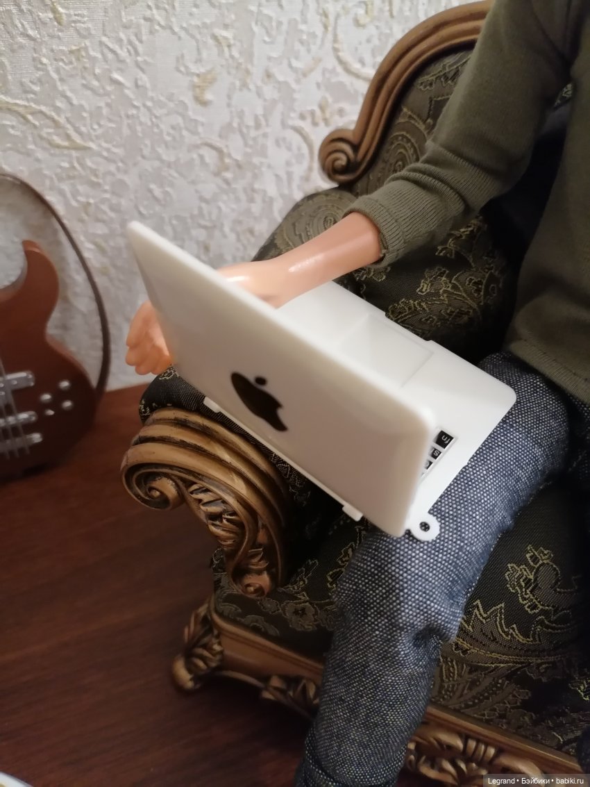 Они сами пишут свои истории: О Мышке, клубнике и не только