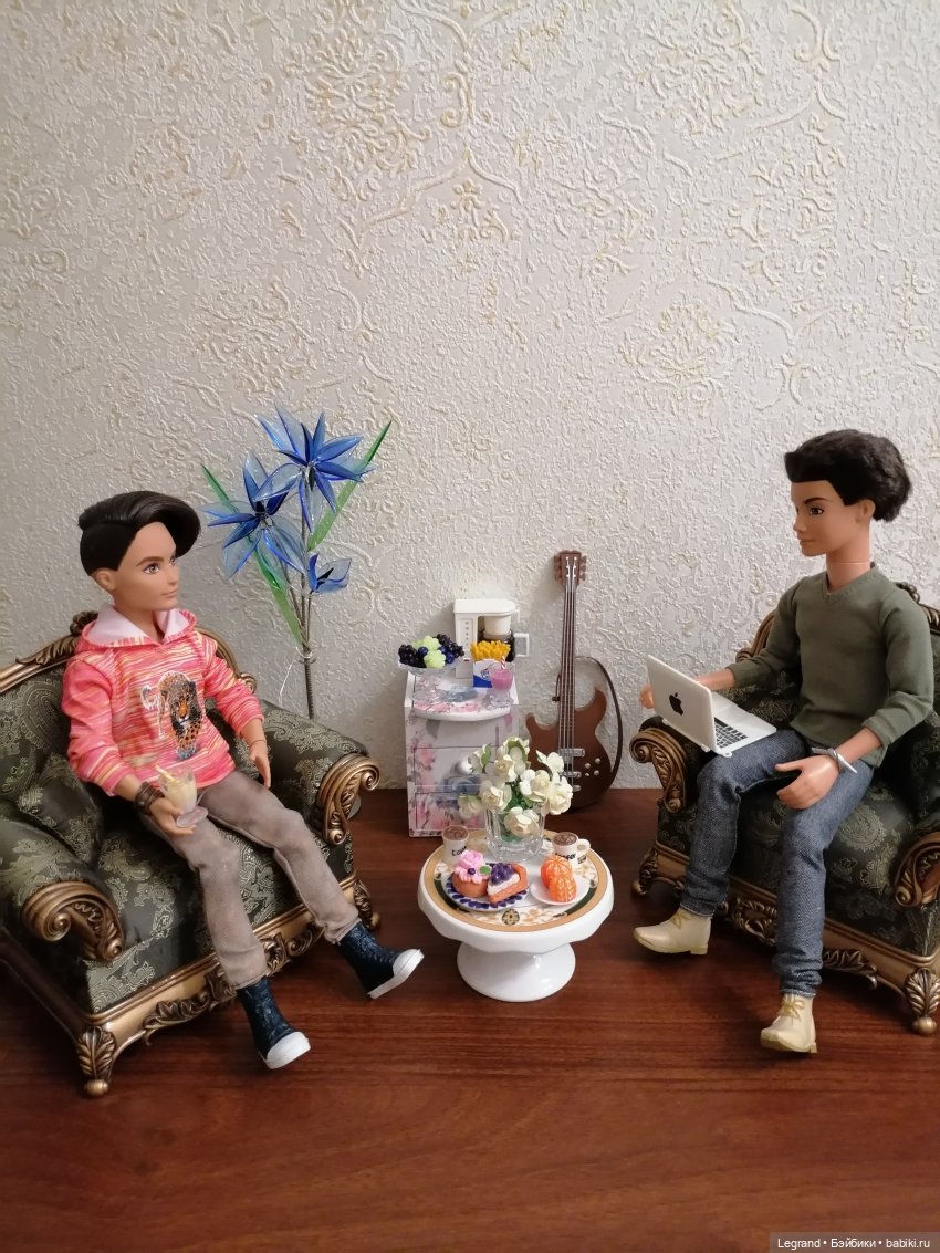 Они сами пишут свои истории: О Мышке, клубнике и не только