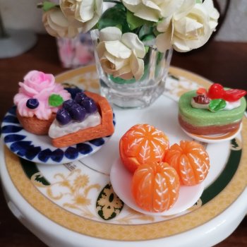 Они сами пишут свои истории: О Мышке, клубнике и не только