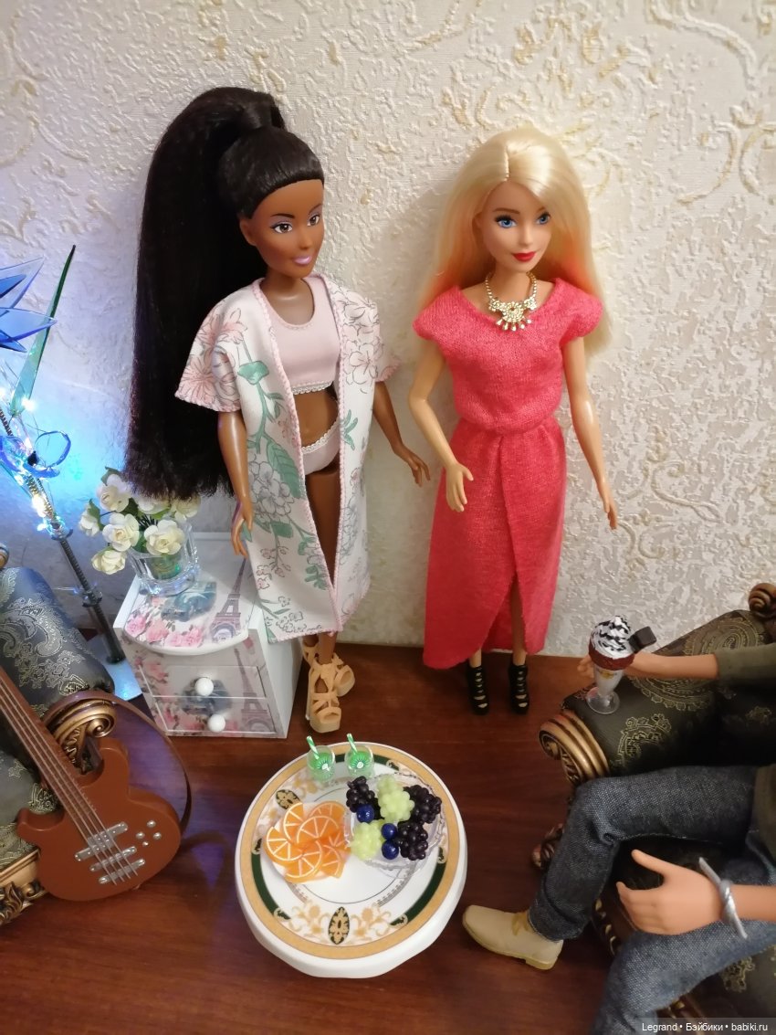 Они сами пишут свои истории: Жак-Анж, Фирузе, Айше