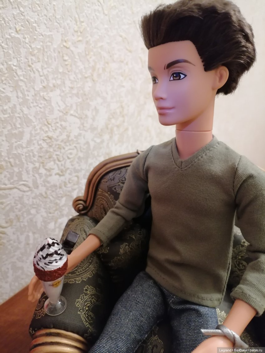 Они сами пишут свои истории: Жак-Анж, Фирузе, Айше