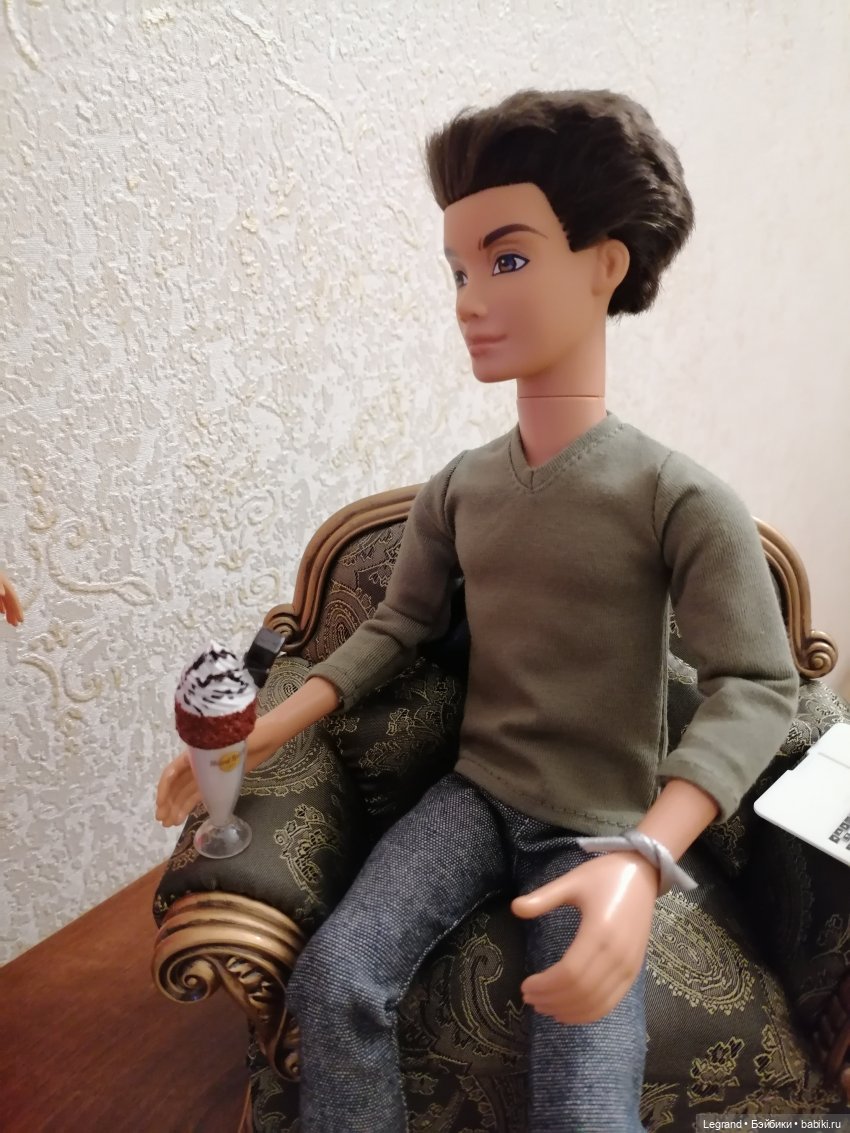 Они сами пишут свои истории: Жак-Анж, Фирузе, Айше