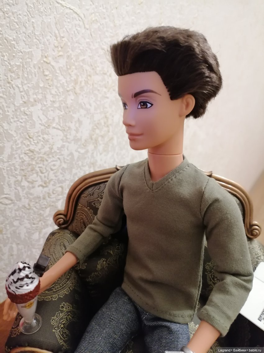 Они сами пишут свои истории: Жак-Анж, Фирузе, Айше