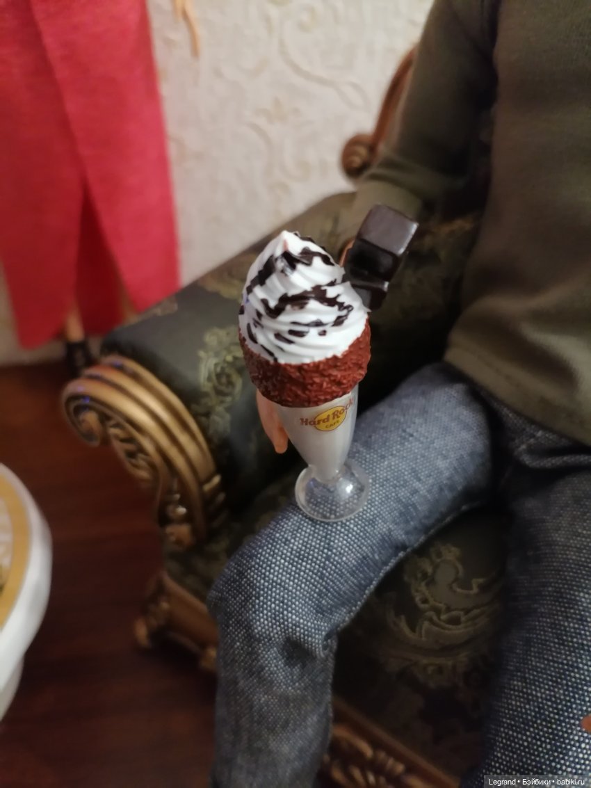 Они сами пишут свои истории: Жак-Анж, Фирузе, Айше