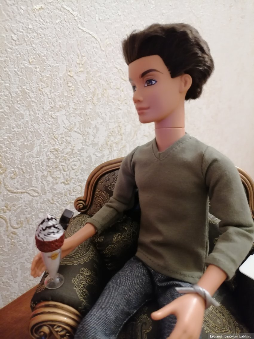 Они сами пишут свои истории: Жак-Анж, Фирузе, Айше