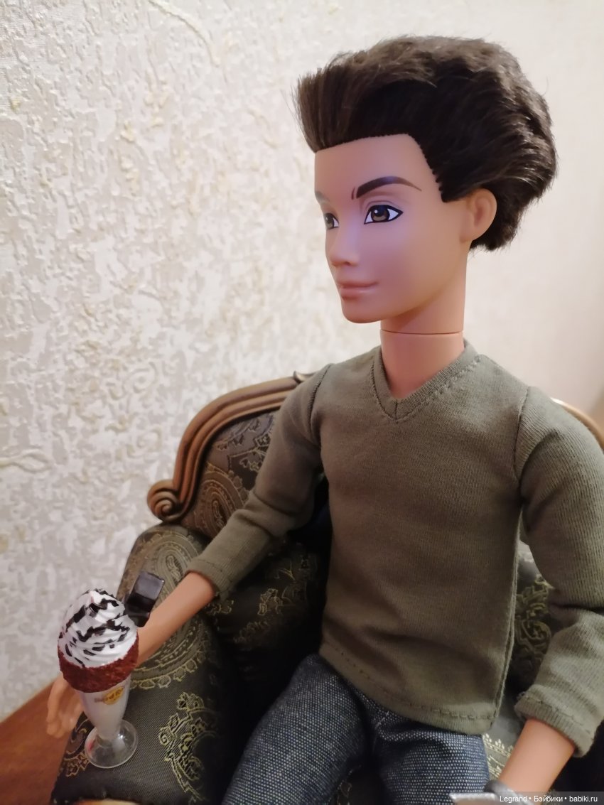 Они сами пишут свои истории: Жак-Анж, Фирузе, Айше