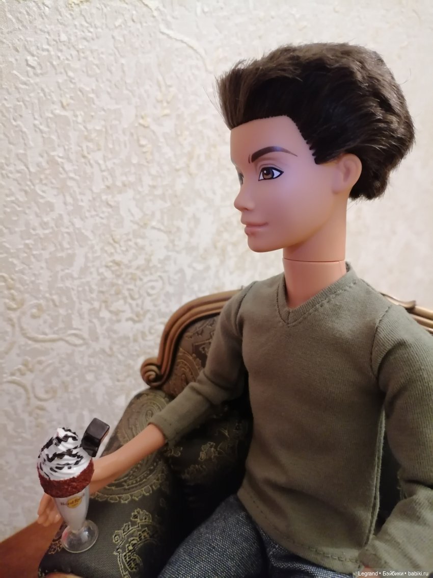 Они сами пишут свои истории: Жак-Анж, Фирузе, Айше