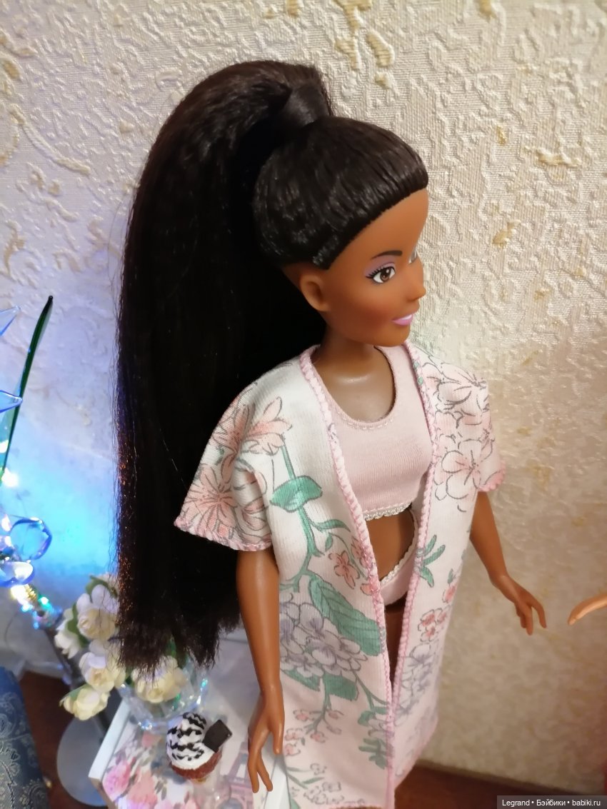 Они сами пишут свои истории: Жак-Анж, Фирузе, Айше