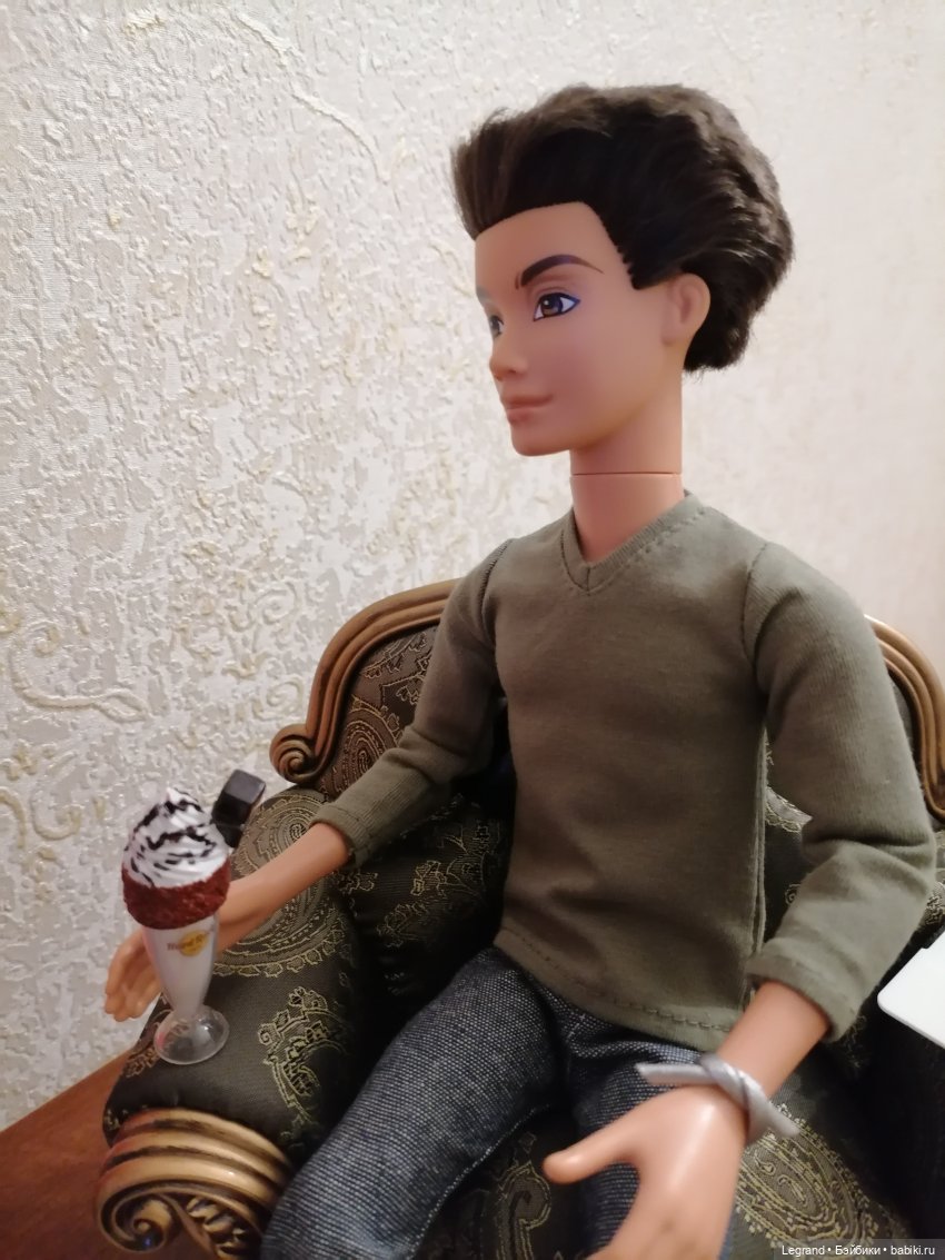 Они сами пишут свои истории: Жак-Анж, Фирузе, Айше