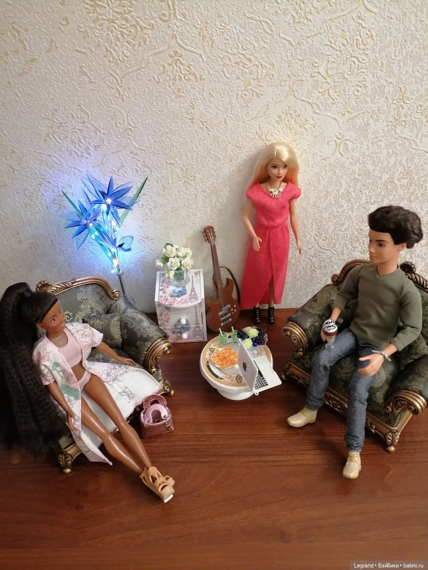 Они сами пишут свои истории: Жак-Анж, Фирузе, Айше