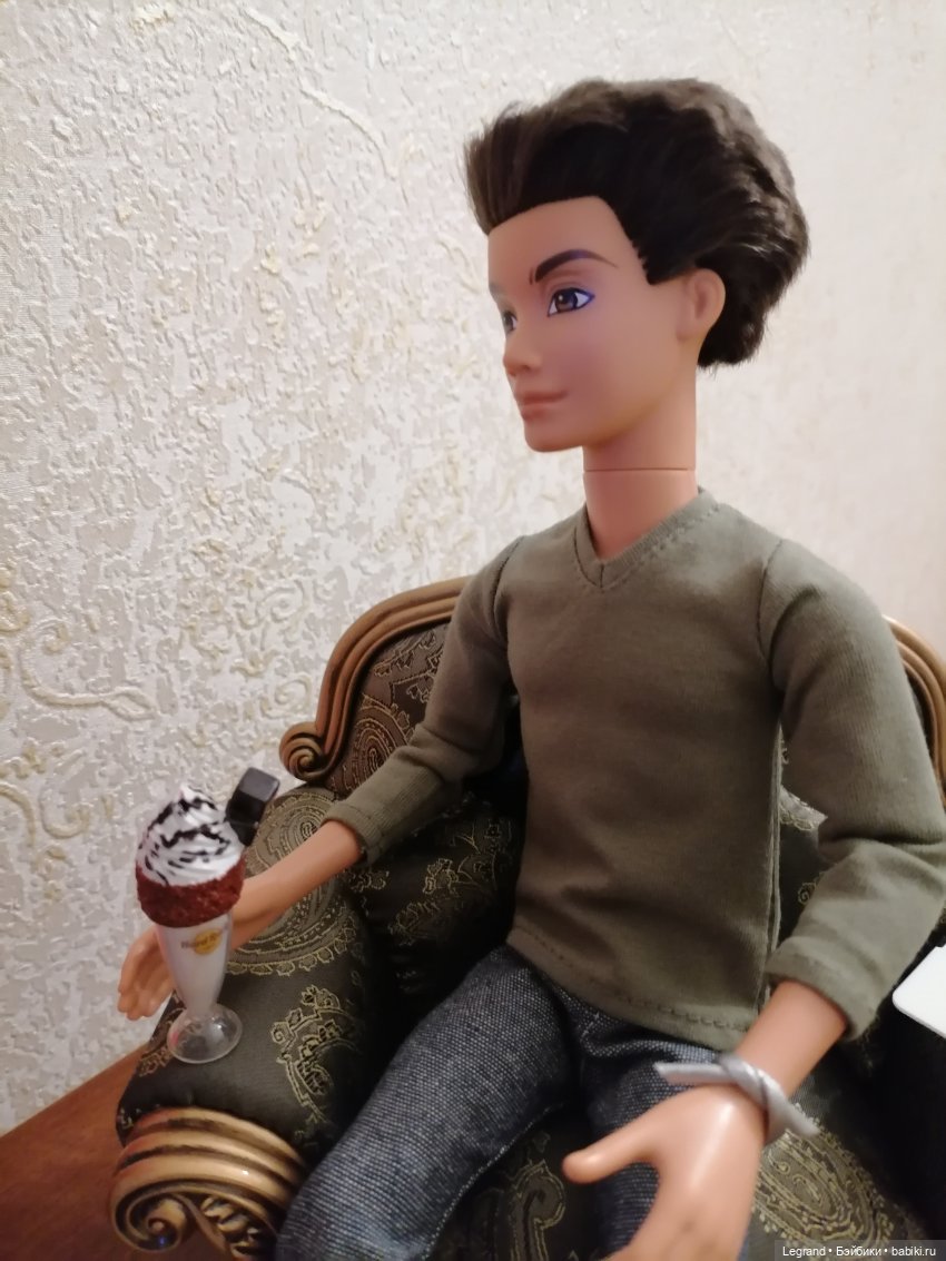 Они сами пишут свои истории: Жак-Анж, Фирузе, Айше