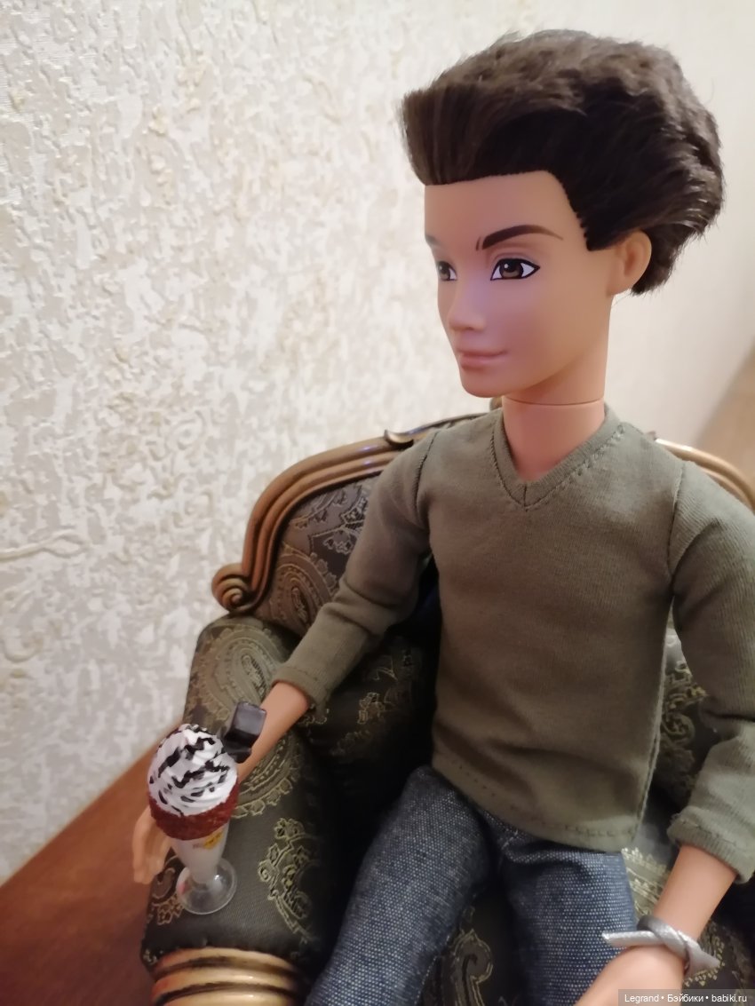 Они сами пишут свои истории: Жак-Анж, Фирузе, Айше