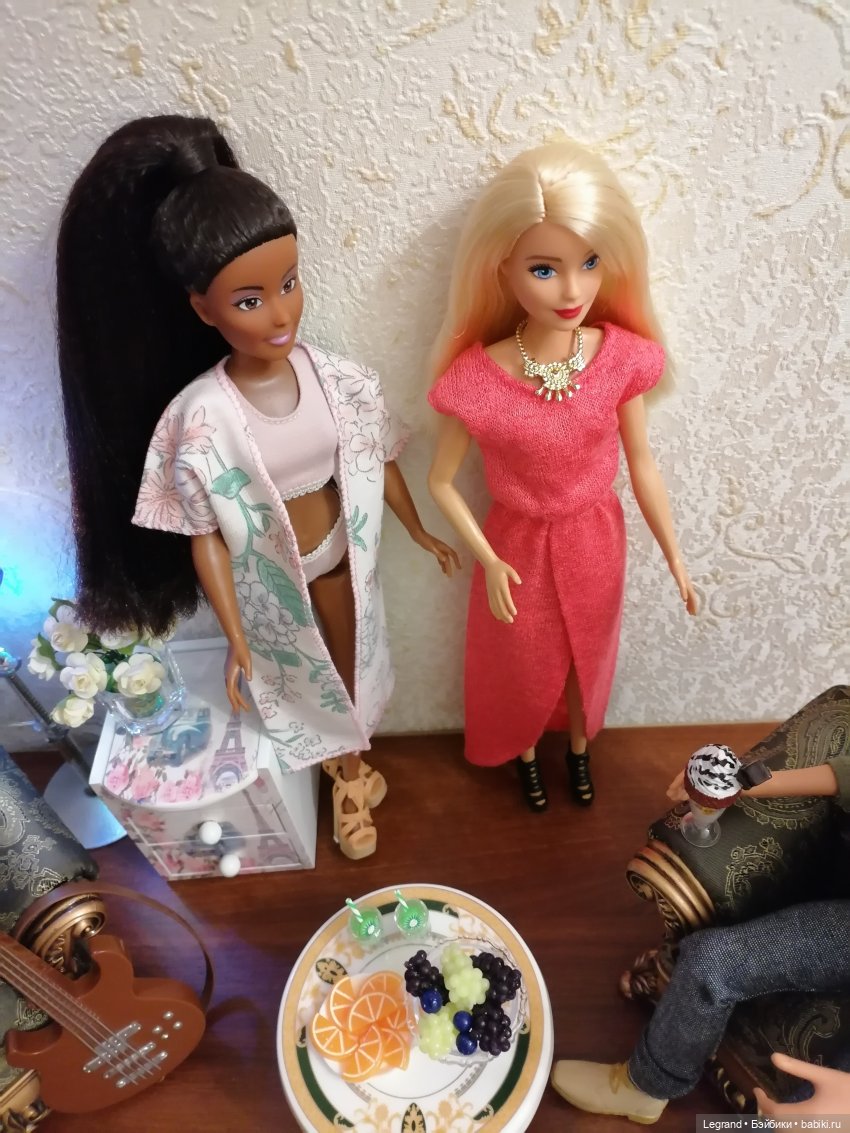 Они сами пишут свои истории: Жак-Анж, Фирузе, Айше