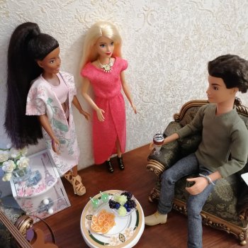 Они сами пишут свои истории: Жак-Анж, Фирузе, Айше