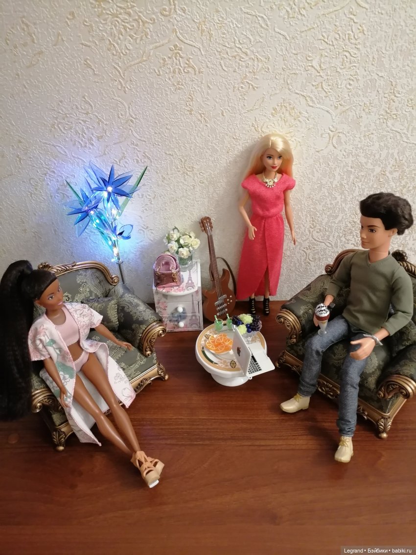 Они сами пишут свои истории: Жак-Анж, Фирузе, Айше