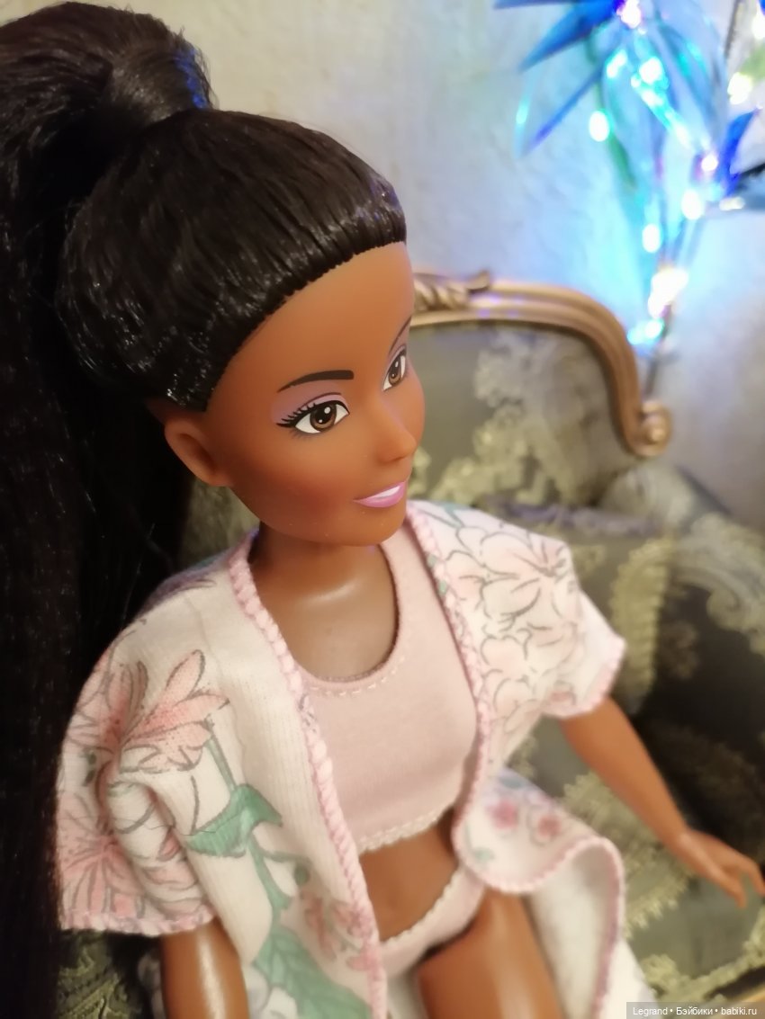 Они сами пишут свои истории: Жак-Анж, Фирузе, Айше