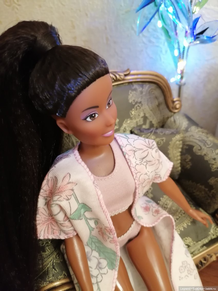 Они сами пишут свои истории: Жак-Анж, Фирузе, Айше