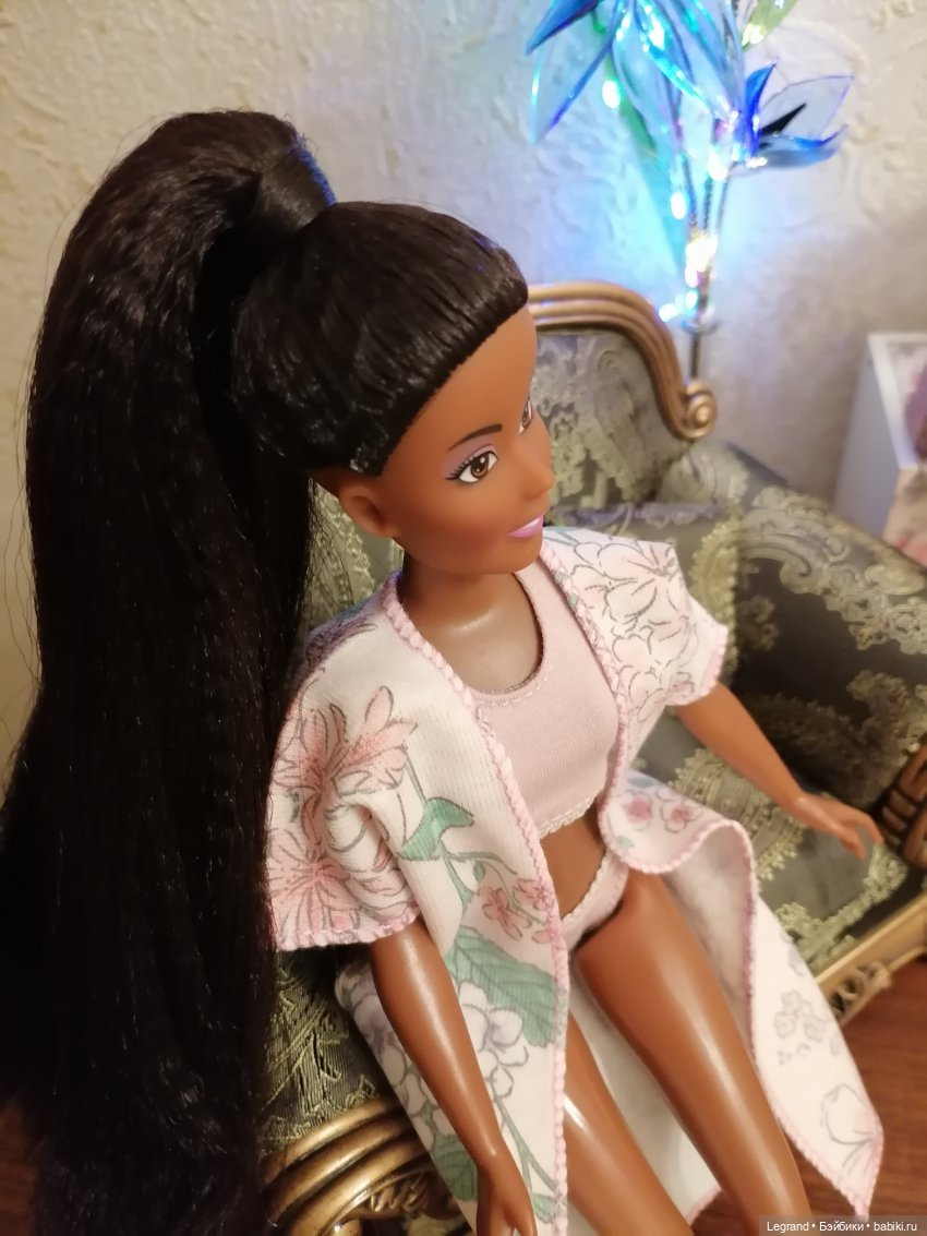 Они сами пишут свои истории: Жак-Анж, Фирузе, Айше