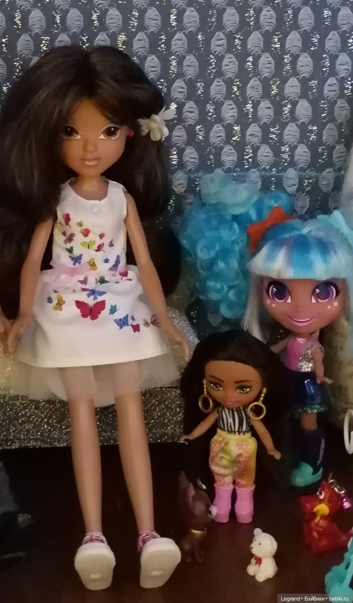 Лурения. Новости — Коллекции игровых кукол (Playline): фото полок (фото 2)