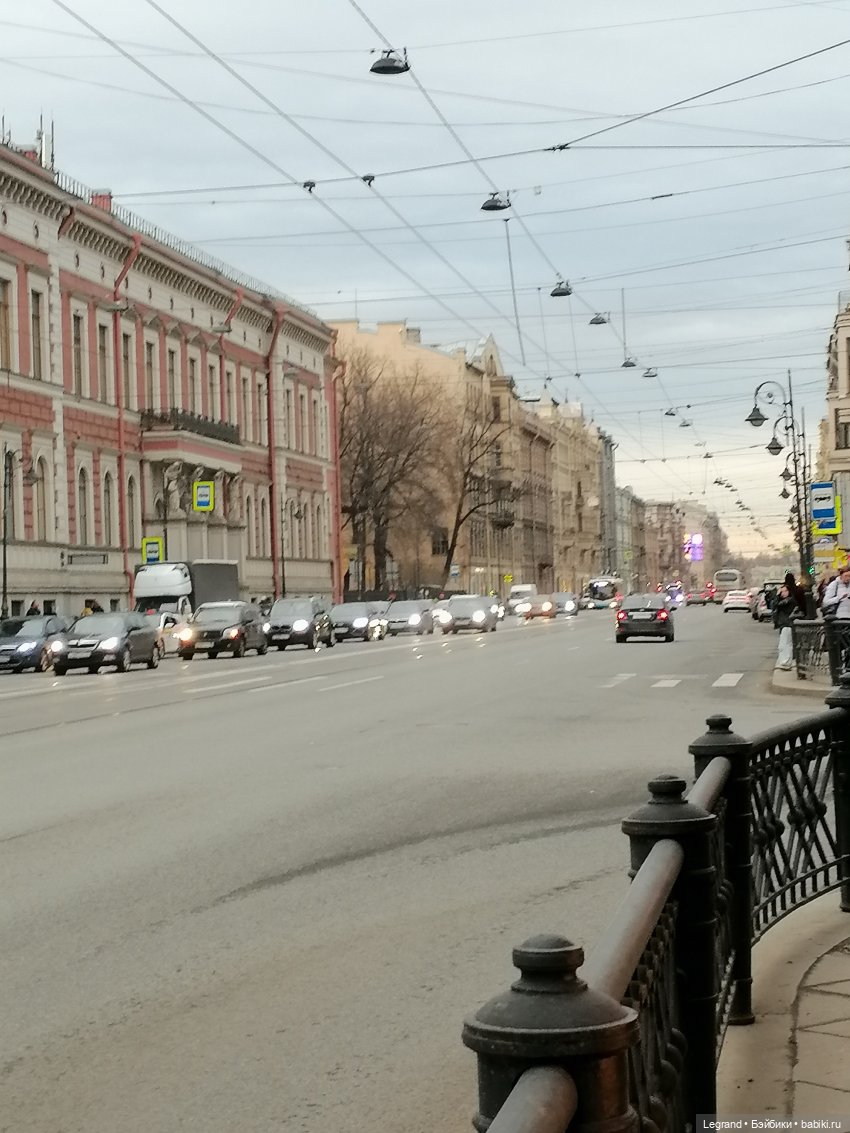 Апрельский Санкт-Петербург: Прогулка с Милошем