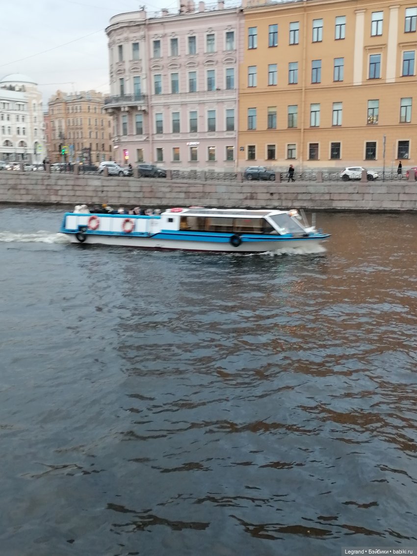 Апрельский Санкт-Петербург: Прогулка с Милошем