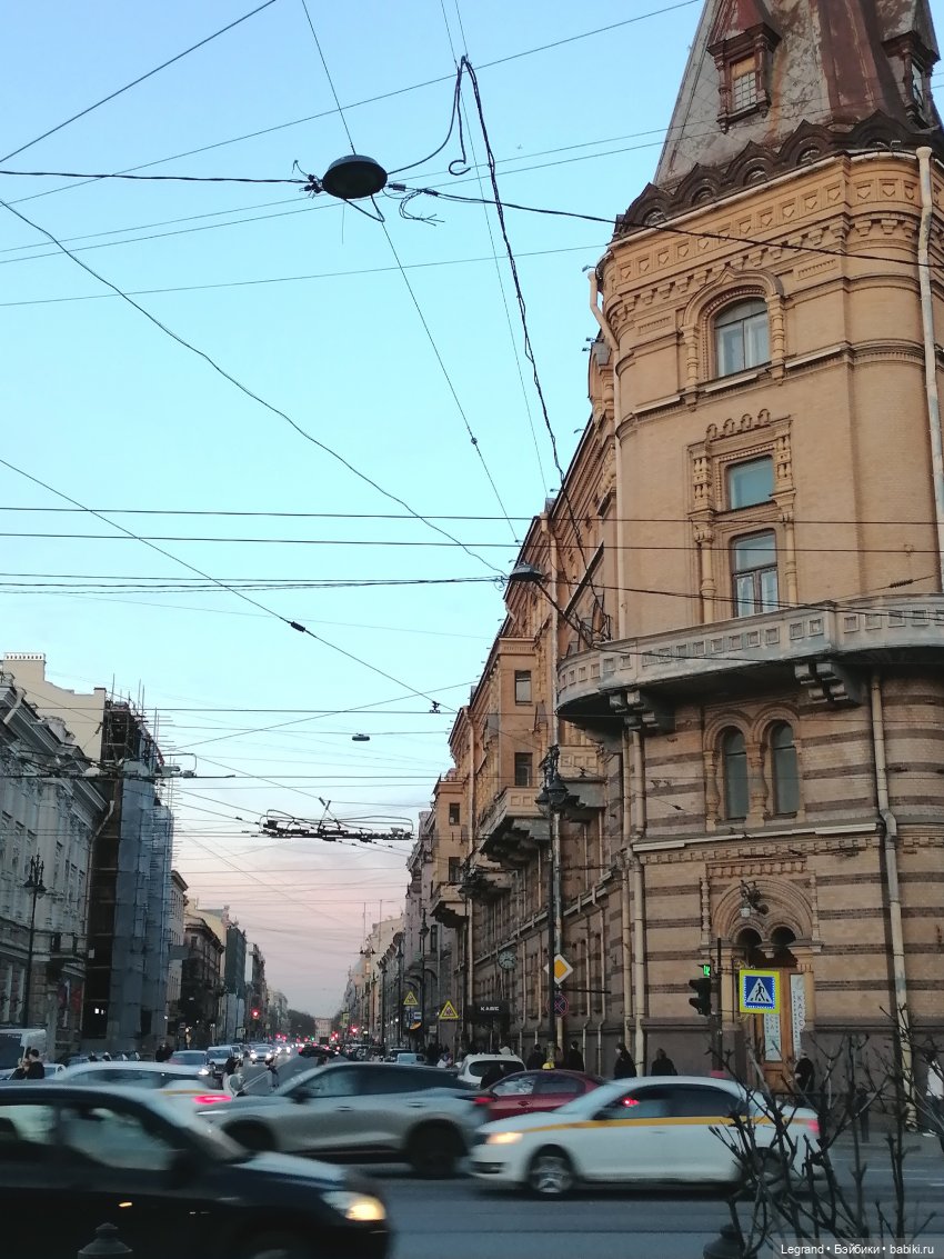 Санкт-Петербург. Цветение сакуры