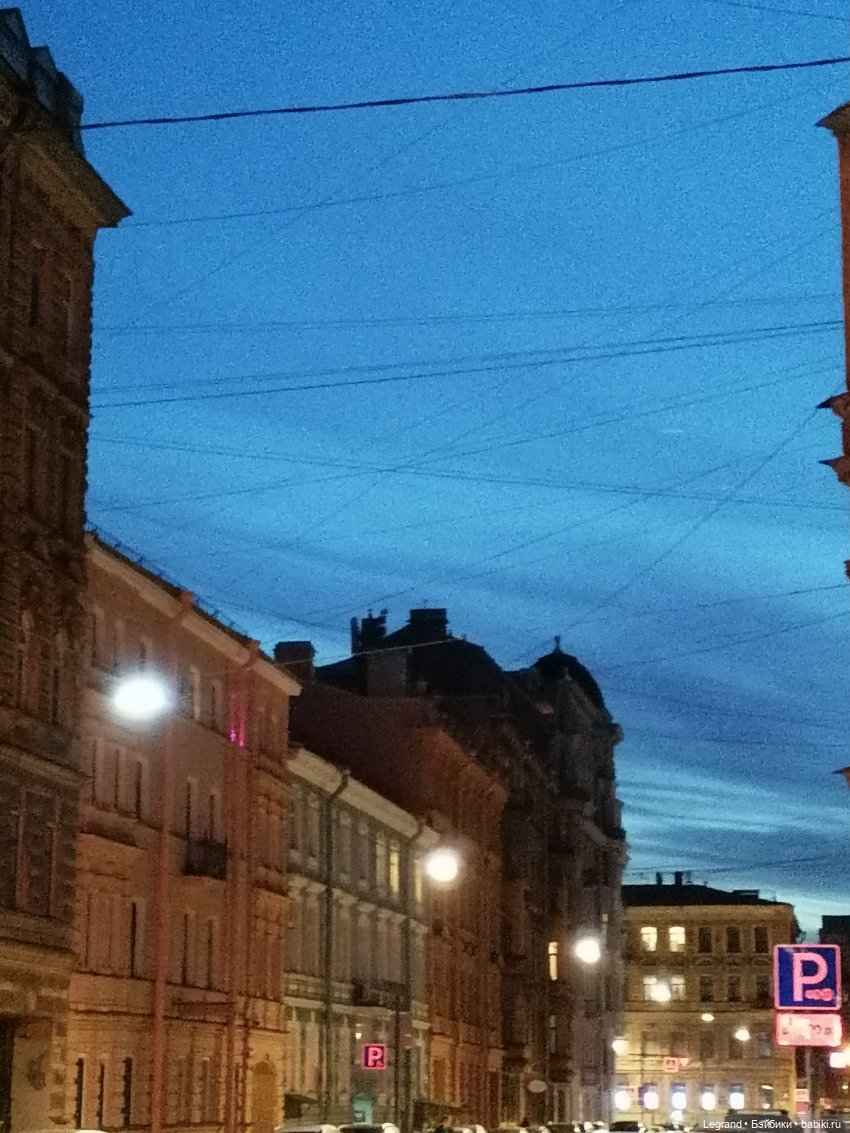 Санкт-Петербург: Айсель в вечернем Парадном