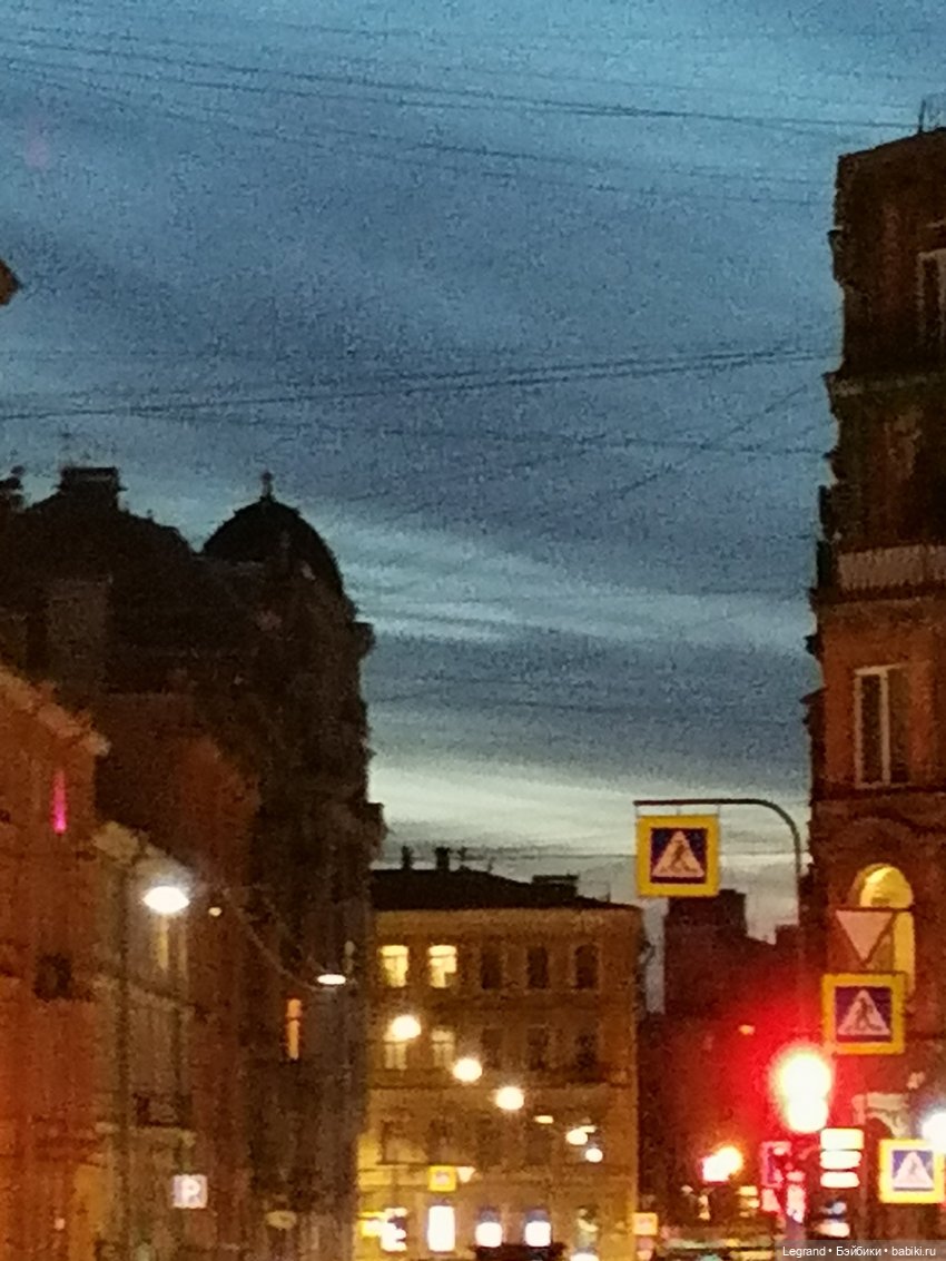 Санкт-Петербург: Айсель в вечернем Парадном