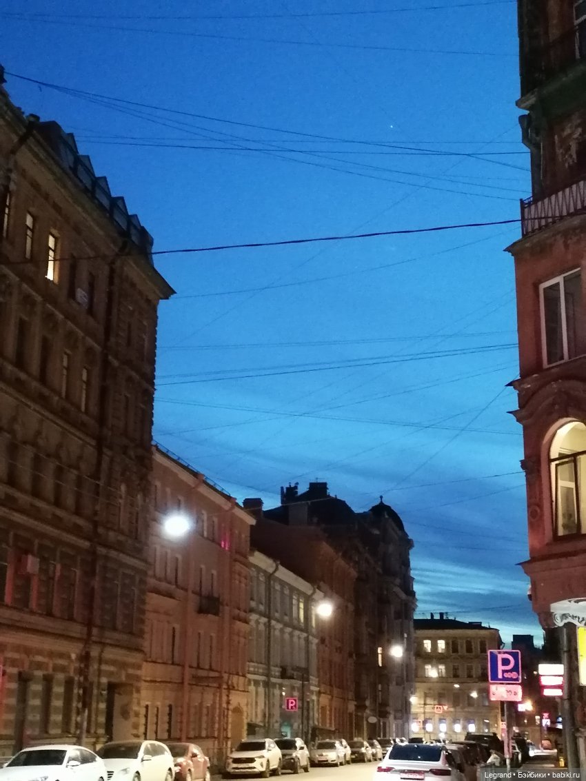 Санкт-Петербург: Айсель в вечернем Парадном