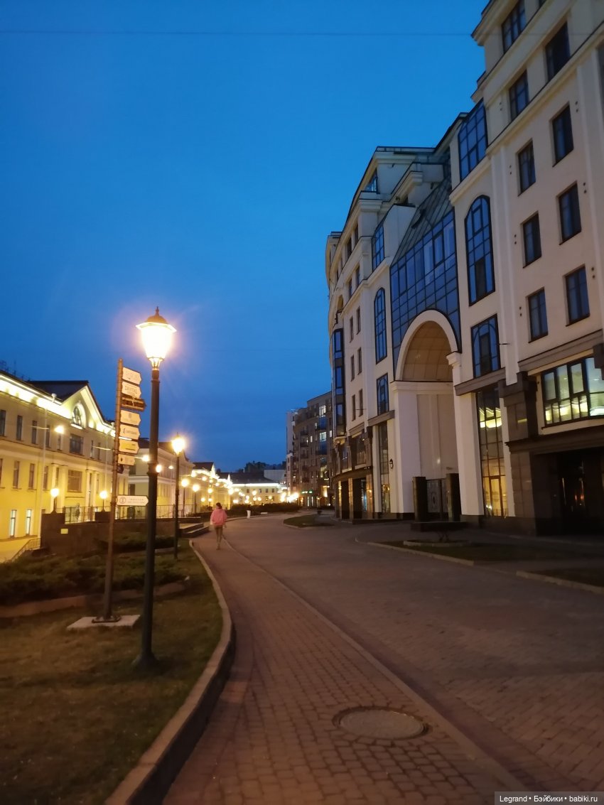 Санкт-Петербург: Айсель в вечернем Парадном