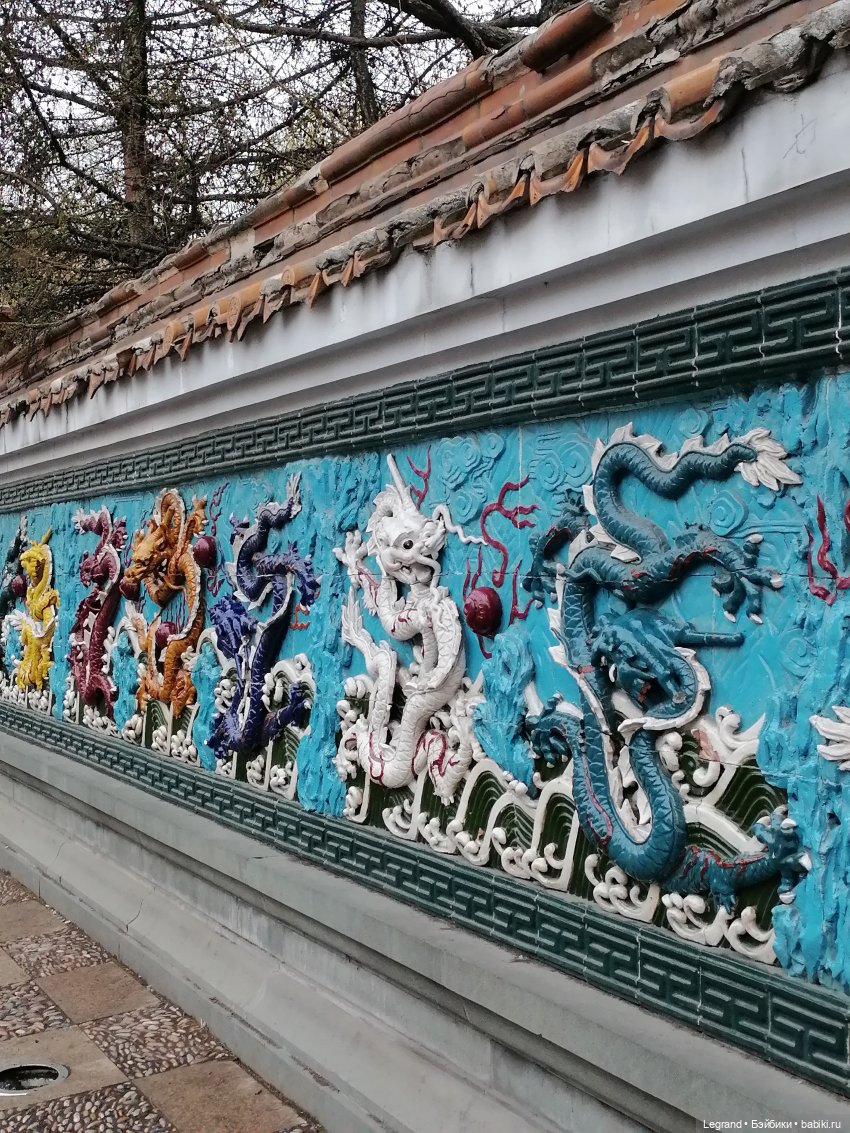 Санкт-Петербург. Пышное цветение сакуры