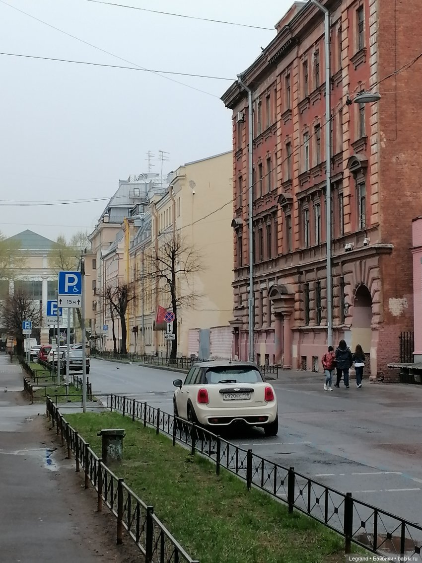 Санкт-Петербург. Пышное цветение сакуры (фото 7)